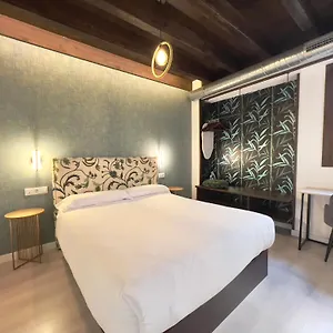 apartamentos-real-suites-realejo-granada.es-andalucia.com/